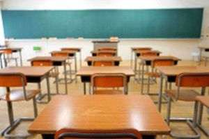 MIPE: Peste 183.000 de cadre didactice şi auxiliare au primit prima de carieră didactică